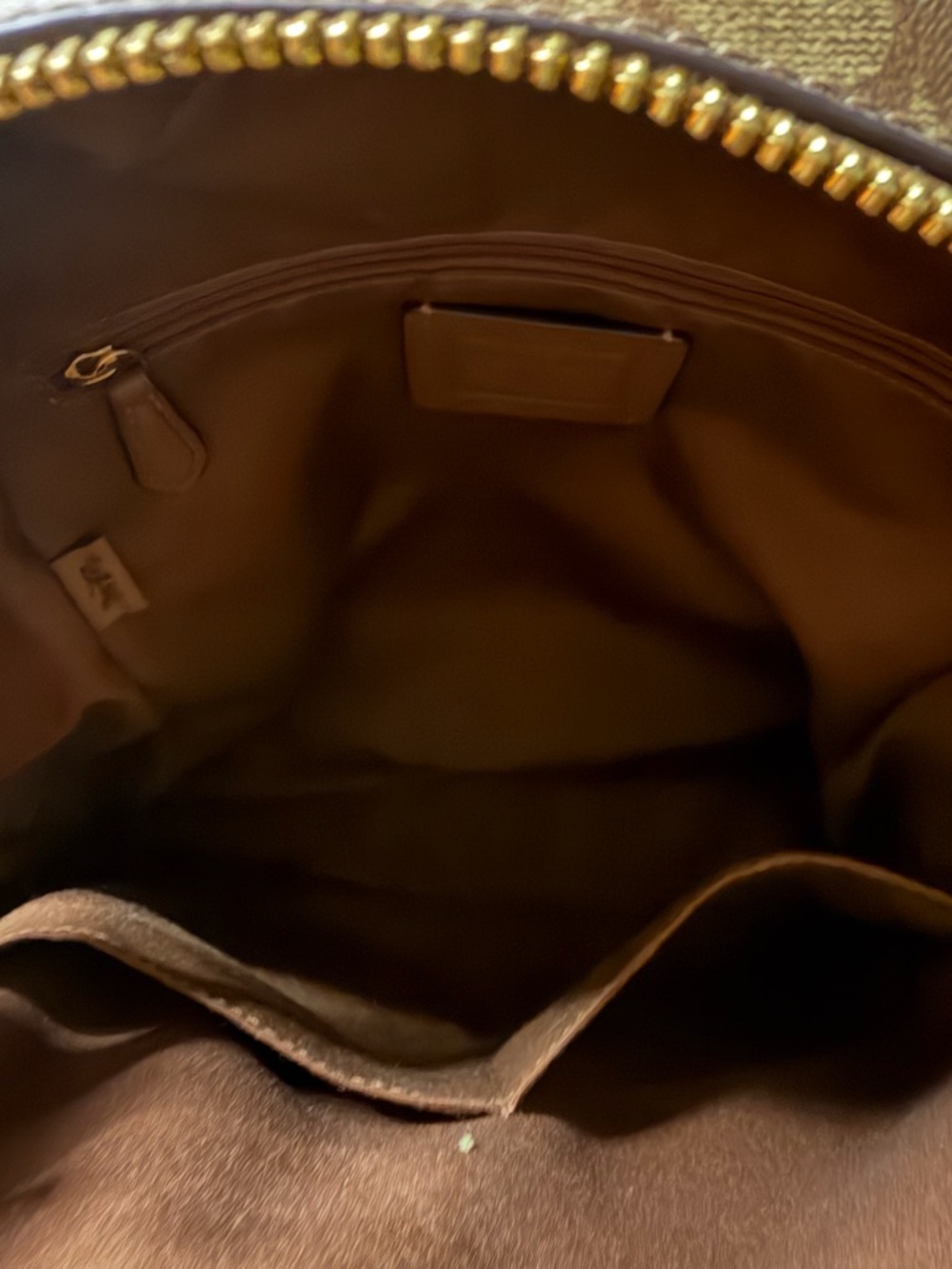 Coach Court Signature Backpack - Picture 11 of 16